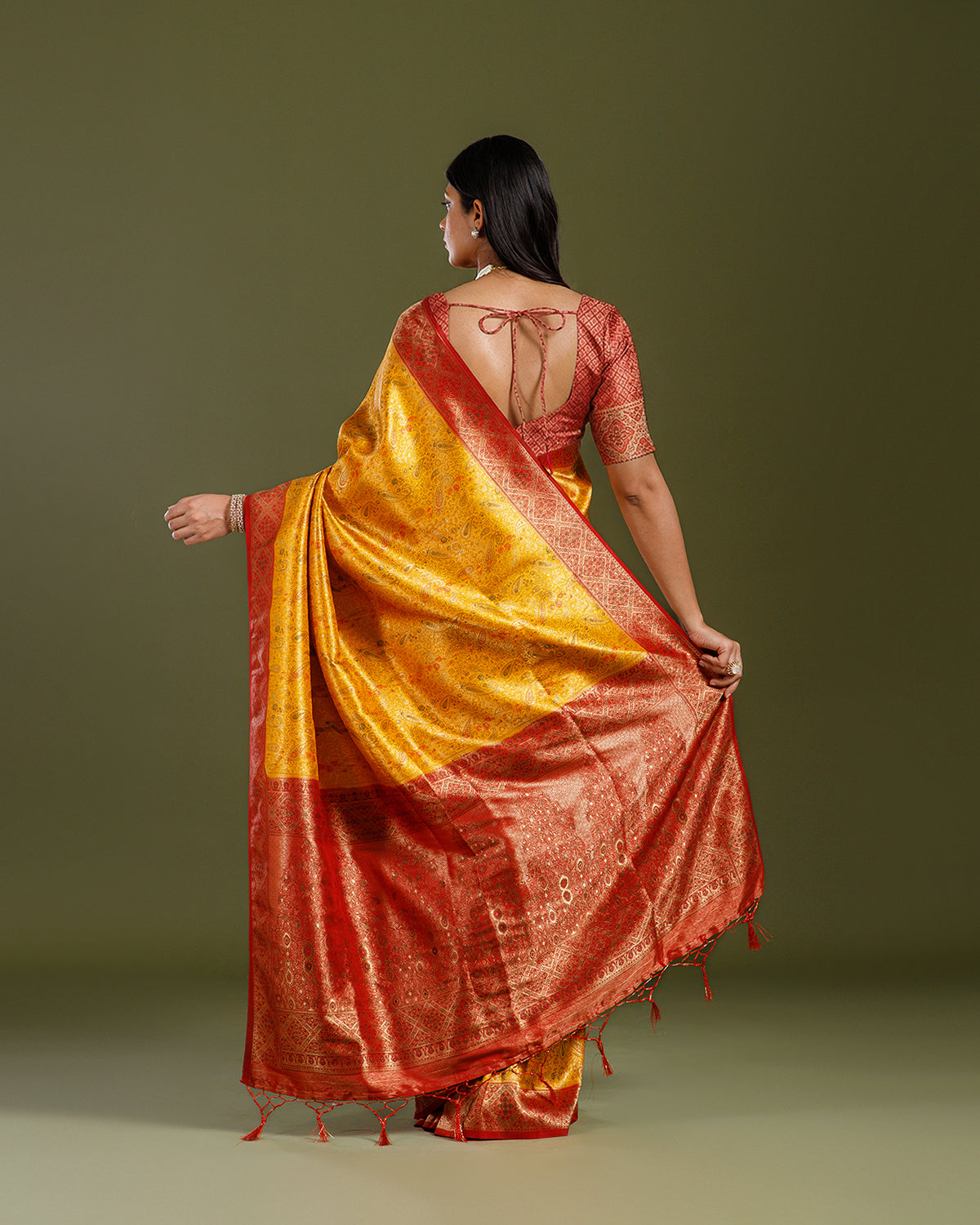 Yellow Soft Silk Weaving Saree for Festive & Traditional Wear