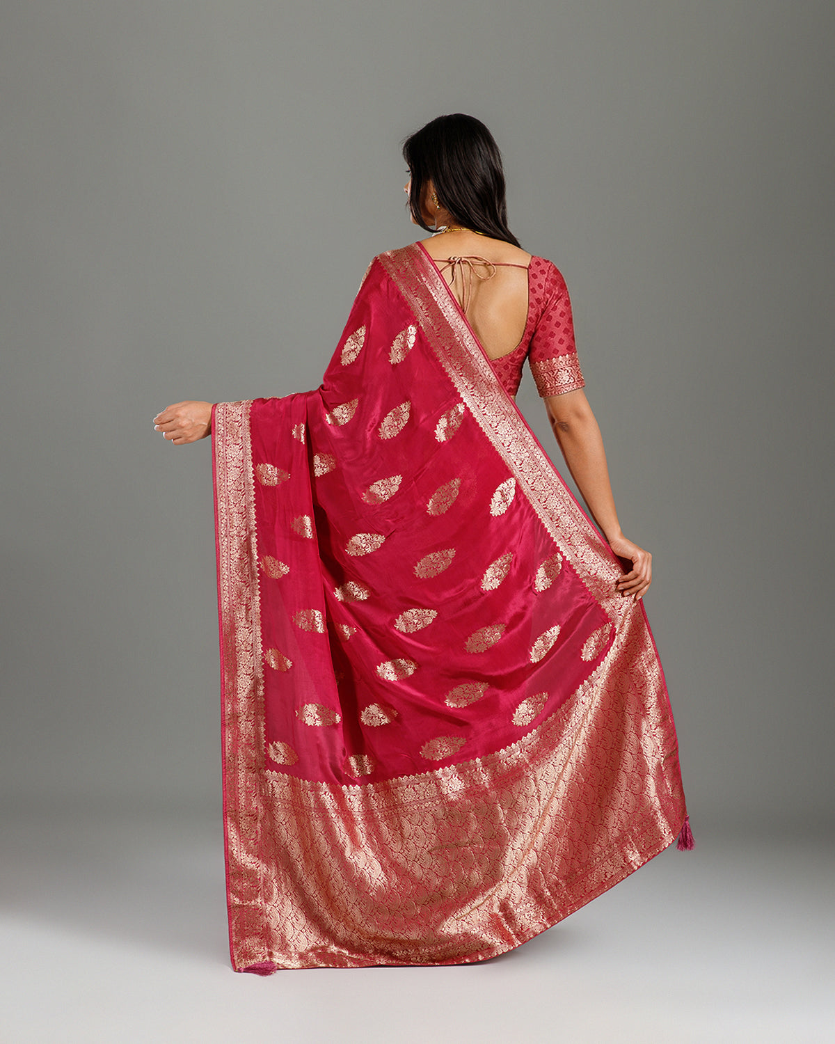 Elegant Weaving Crepe Silk Rani Saree for Festive & Party Wear