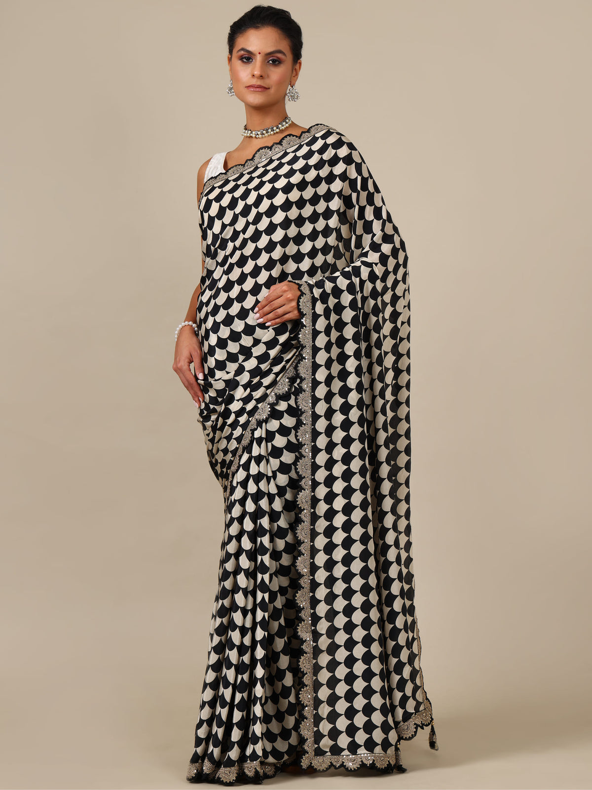 Black & White Dola Silk Saree with Zari Border – Unstitched Black Blouse